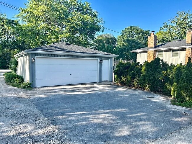 Photo - 106 S Bruner St