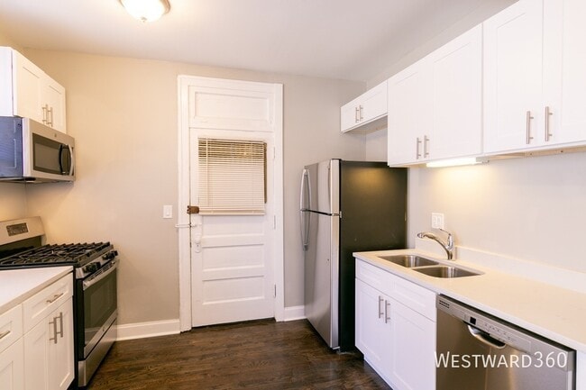 Photo - 3535 N Troy St Unit 2