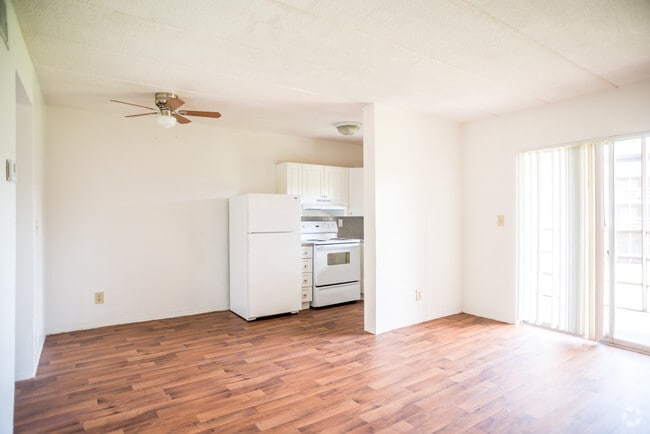 Photo - Sunset Club Apartments