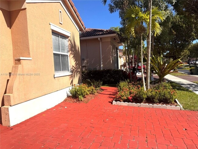 Photo - 3725 NE 23rd Ct