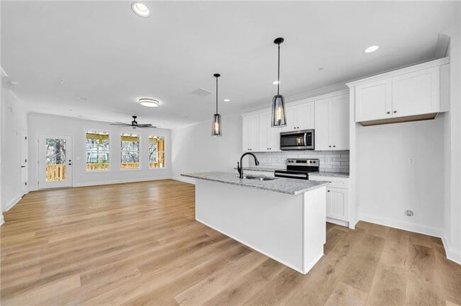 Photo - 199 Riverstone Commons Cir