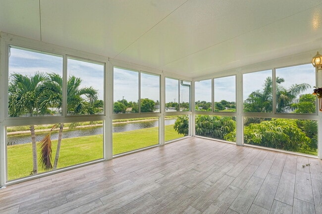 Building Photo - 1080 Mahogany Way Unit 204