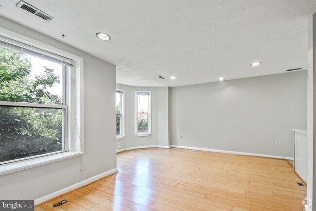 Building Photo - 1403 12th St NW Unit 3 Rental