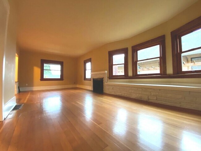 Photo - Beautiful 3-Bedroom Craftsman in Wallingford