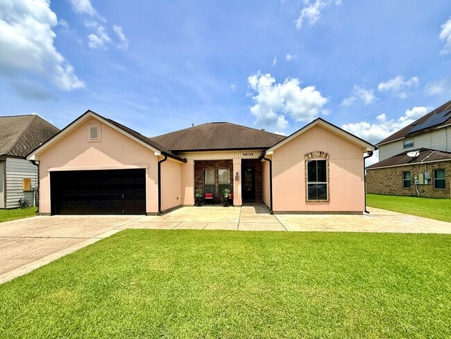 Building Photo - 39122 Bayou View Ave