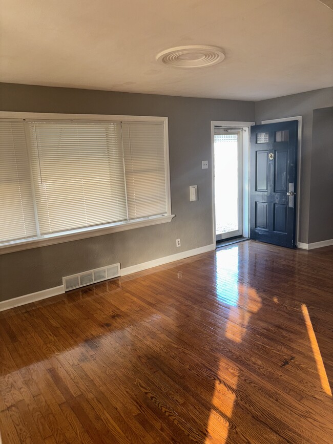 Building Photo - 1534 Orchid Ave