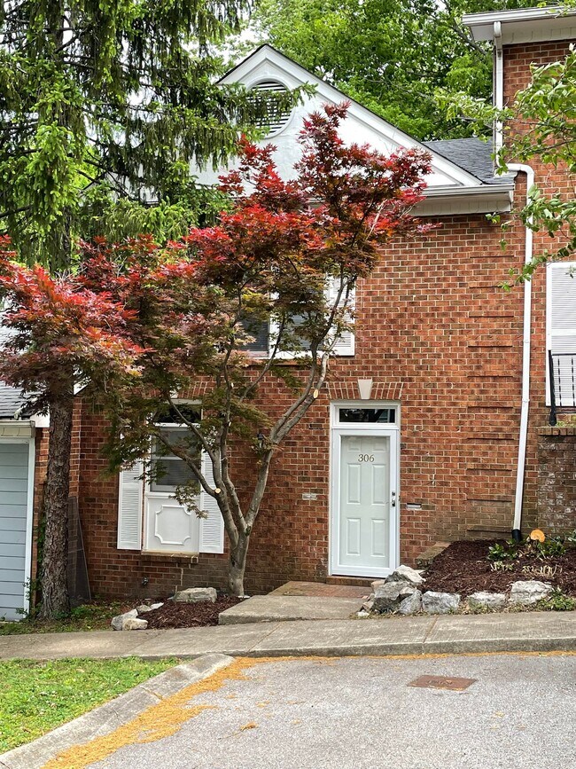 Photo - 306 Leisure Ct