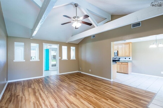 5503 Lucky Ln