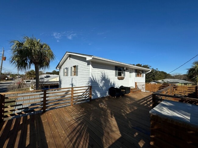 Photo - "Charming 2-Bedroom Duplex Oasis on Christmas Tree Lane – Your Perfect Panama City Beach Retreat!" Unit B