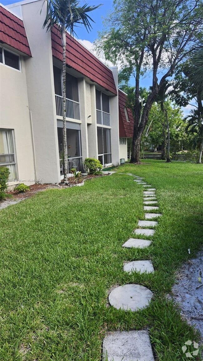 Building Photo - 21 Jacaranda Country Club Dr Unit 224 Rental