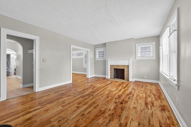 Photo - 1123-1125 S Ohio Ave