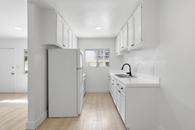 Photo - 3324 Drew St