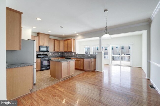 Photo - 25767 Double Bridle Terrace