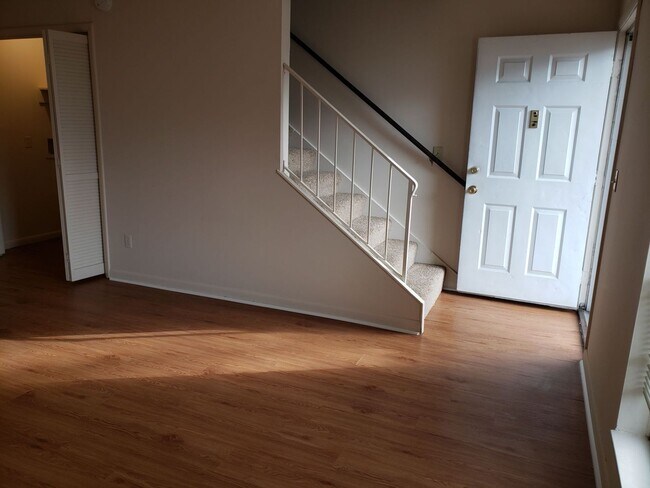 Photo - Spacious 1 Bedroom, 1.5 Bath Townhouse – Minutes from Nashville Unit 206A