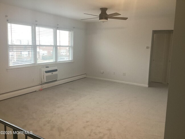 Photo - 25 King James Ln