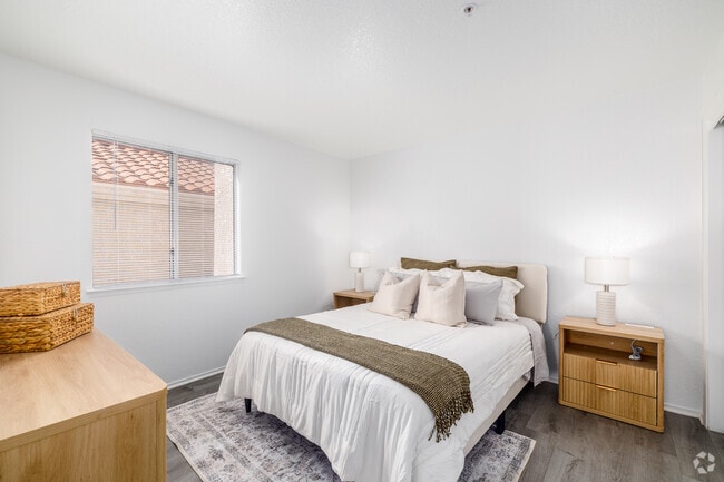 2BR, 1BA - 848SF - Bedroom