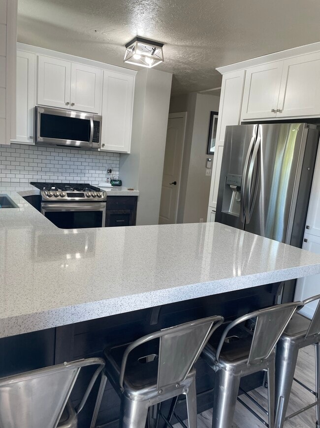 Photo - 1011 W 600 S