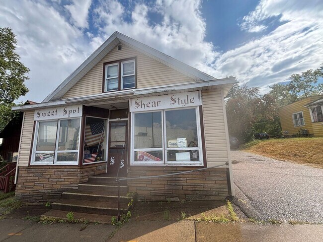 651 W Davenport St Unit Upper