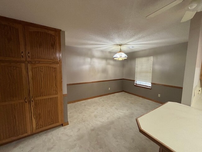 Photo - Welcome to your dream home in the heart of Russellville, AR.