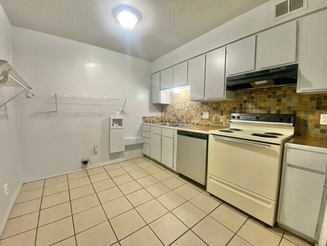 Photo - 4613 Belton Ave Unit C