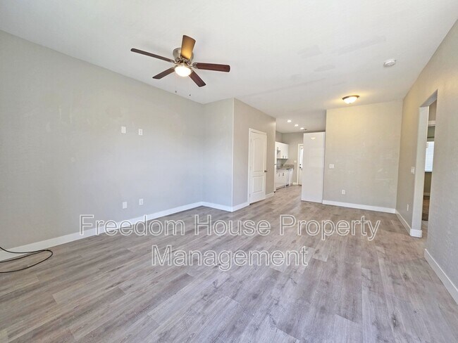 1121 Sixshooter Ave