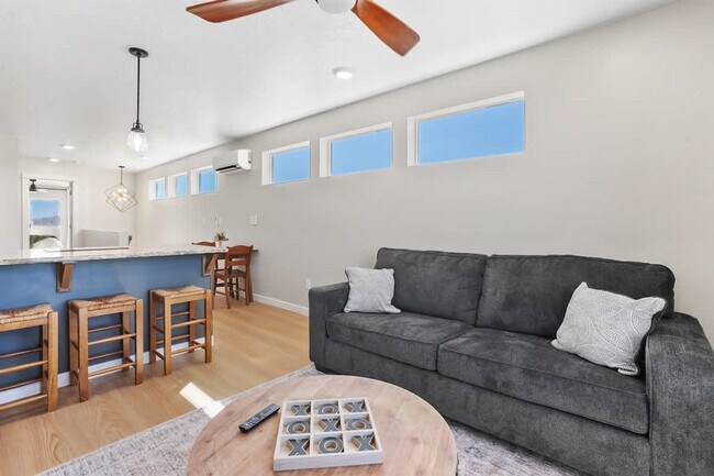 Photo - 304 Cliff Swallow Ave Unidad ID1460914P