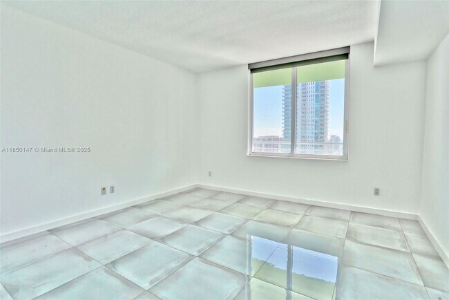 Photo - 325 S Biscayne Blvd Unidad 2317