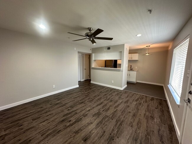 Photo - Lakewood Gardens - 5408 Reiger Ave