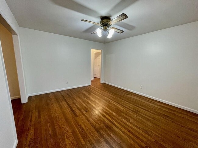 Photo - 6328 Oakview Ln