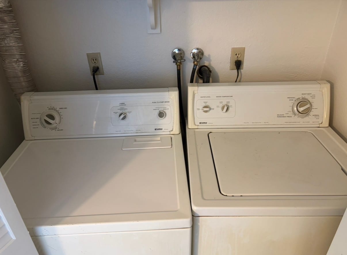 Washer & dryer in unit - 4161 Hathaway Ave Unit Hathaway