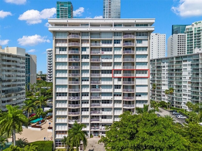 Photo - 1420 Brickell Bay Dr