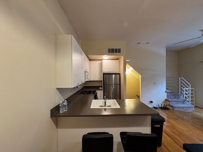Photo - 616 N Paulina St Condo