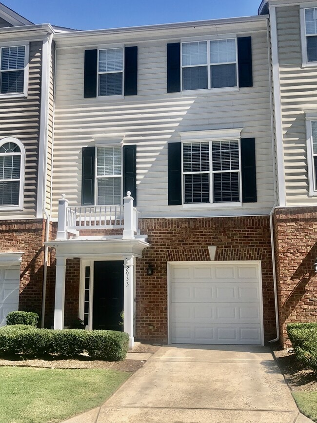 Building Photo - 2933 Duvalla Ave
