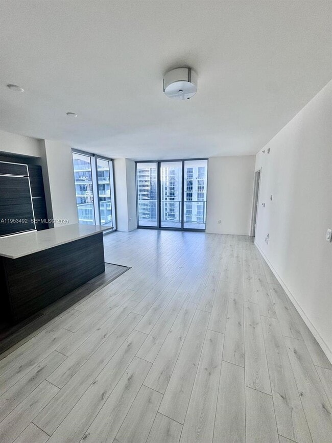 Building Photo - 1100 S Miami Ave Unit 3010