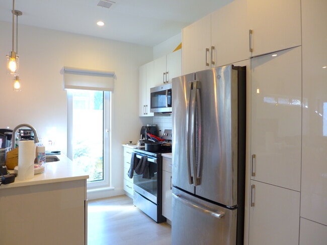 Photo - 184 Thornton St Apartment