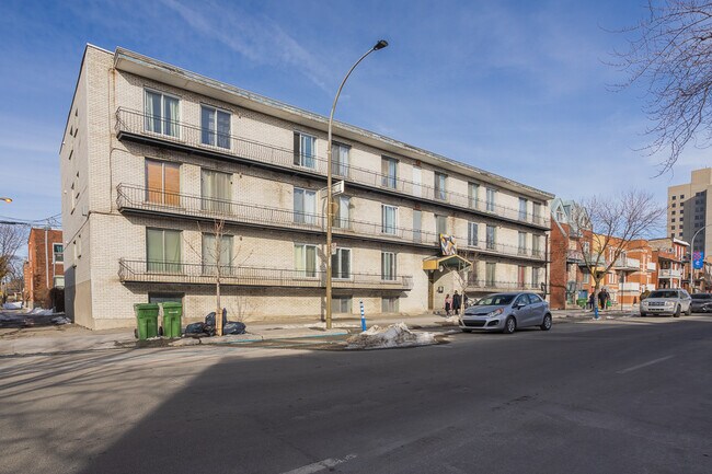 Building Photo - 8877 Rue Lajeunesse