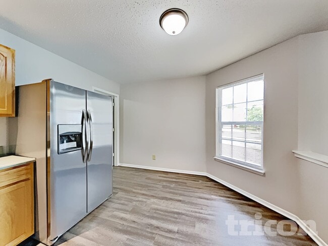 Photo - 746 Streamside Dr