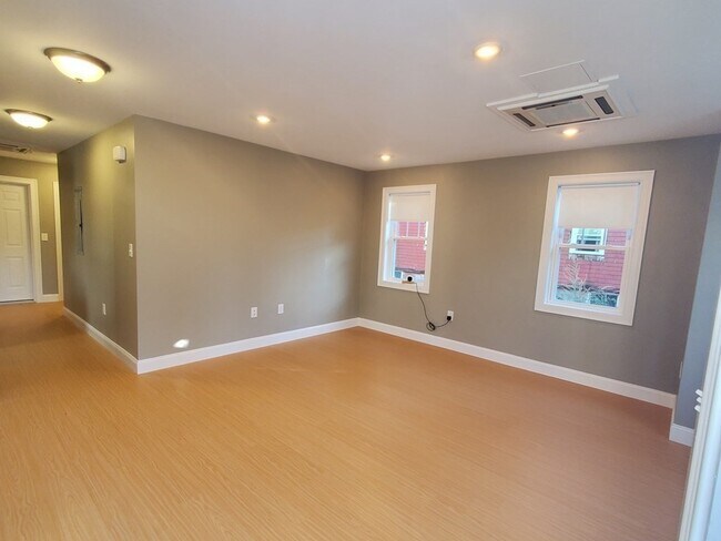 Photo - 10 Ashton St Unit 1