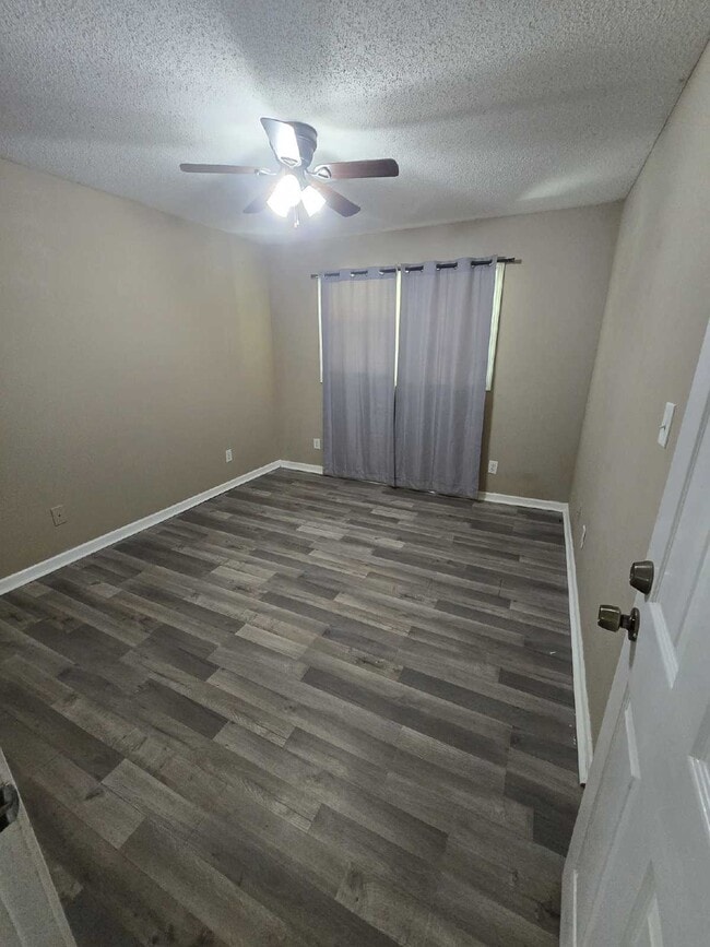 Photo - Fantastic Full Brick 3 Bedroom, 2 Bath home with fenced Backyard. This home also welcomes Sec 8 H...