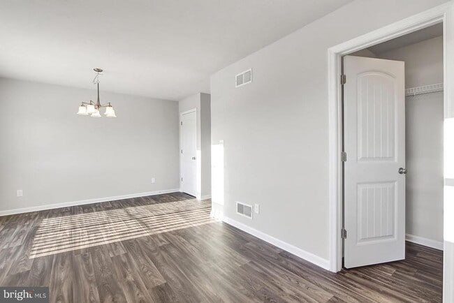 Photo - 10 Skyview Cir