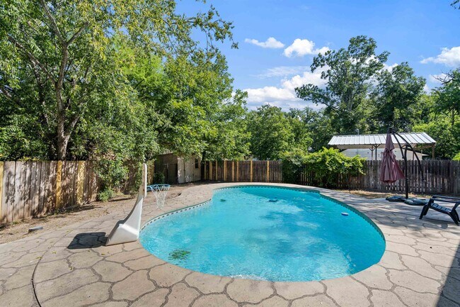 101 Sultenfuss Ave