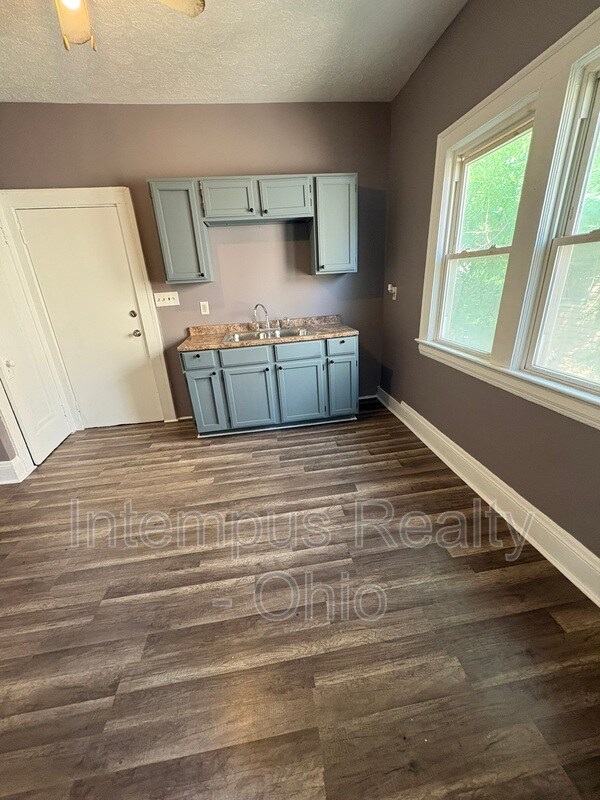 Photo - 942 Eddy Rd