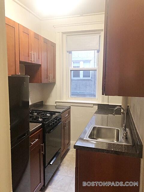 Building Photo - 1175 Boylston St Rental
