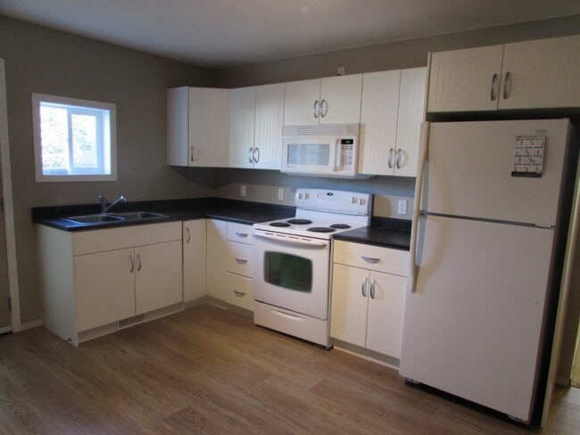 Photo - 6654 Everest Dr