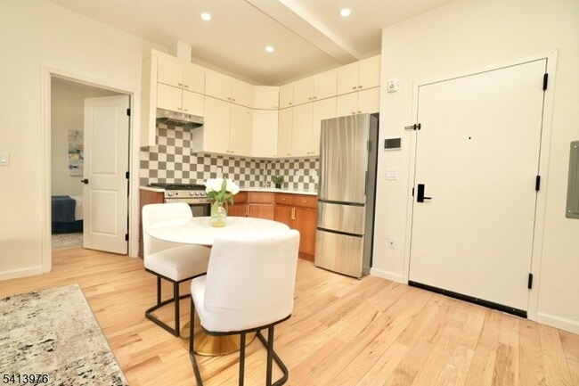 Photo - 15 Palisade Ave Unit 4