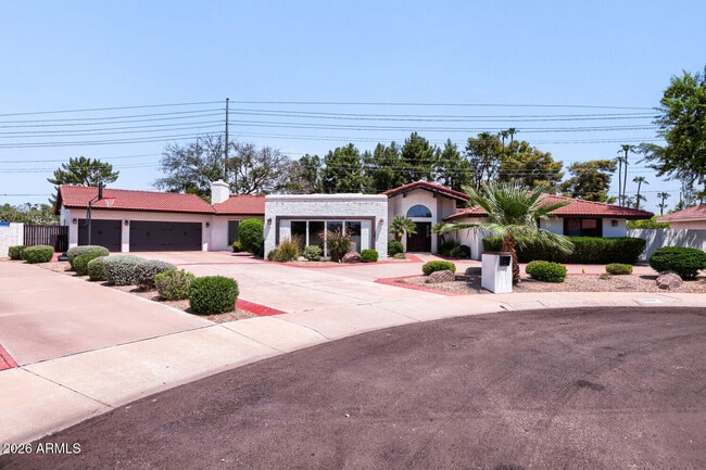 Building Photo - 5344 E Shaw Butte Dr