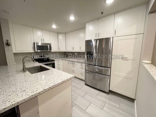 5765 Friars Rd Unidad 150
