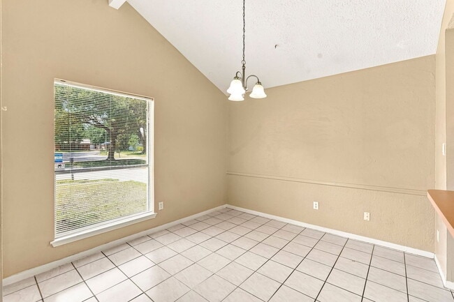 Photo - 703 Conestoga Cir