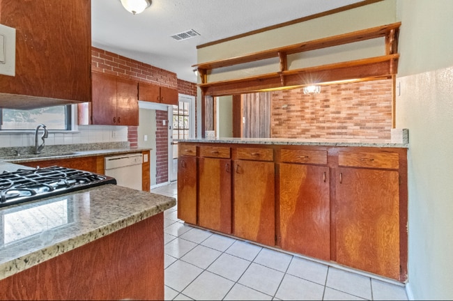 Photo - 10911 Visalia Dr