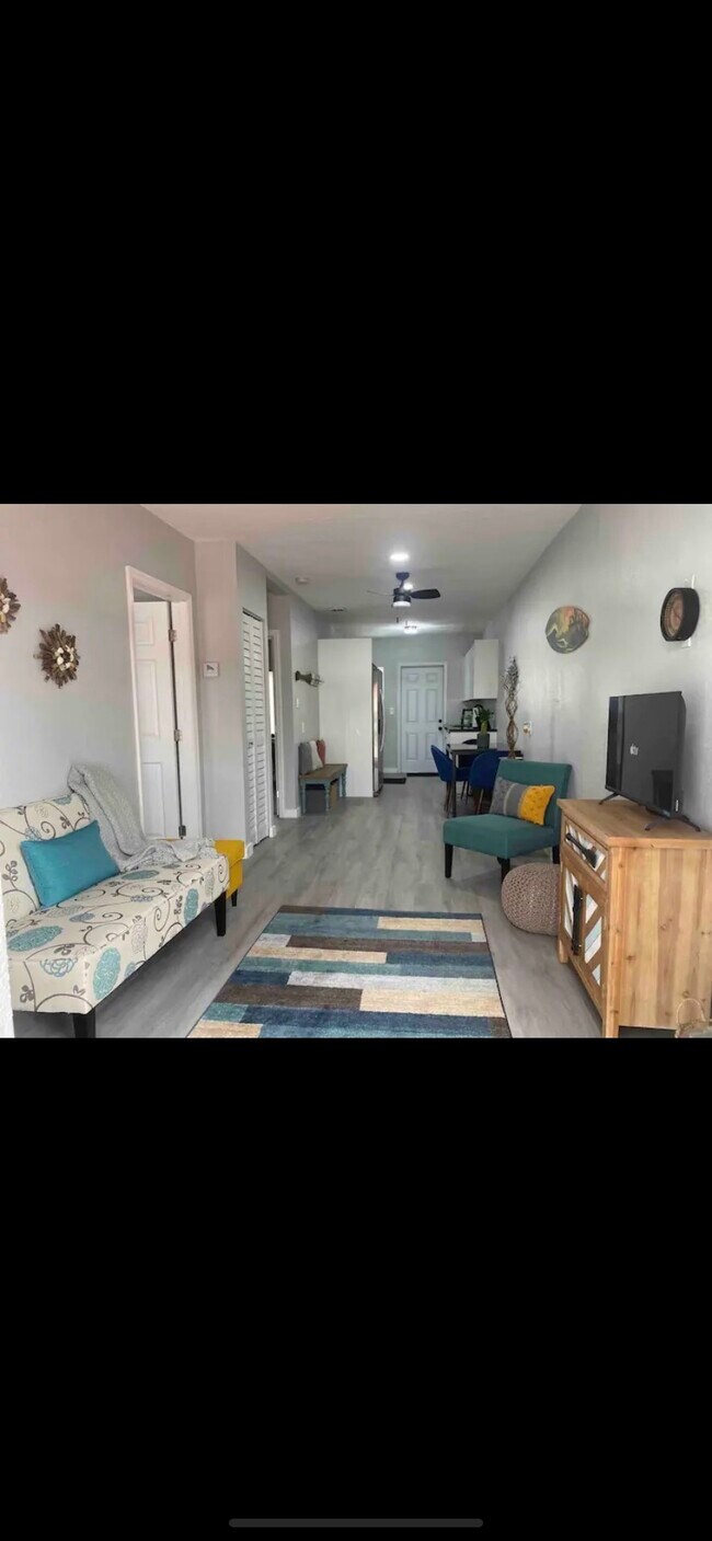 Photo - 2820 SW 1st St